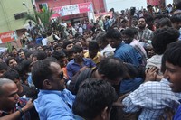 Pilla Nuvvu Leni Jeevitham Team Visits Vishwanath Theatre